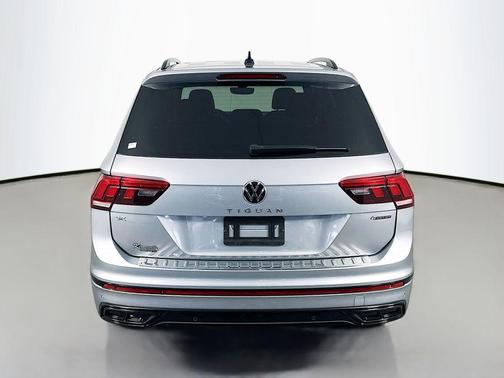 Pyrite Silver Metallic 2023 Volkswagen Tiguan 2.0T SE R-Line Black 4MOTION