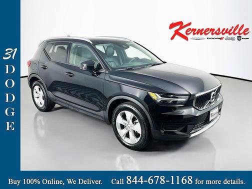 Black 2022 Volvo XC40 T4 Momentum
