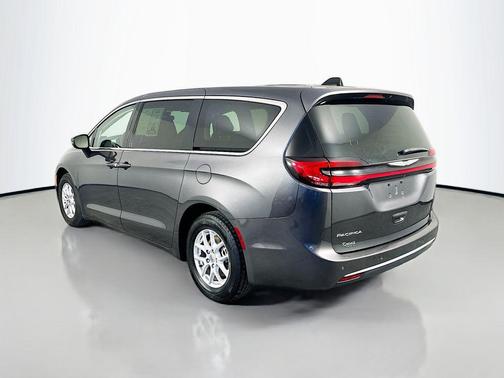 Granite Crystal Metallic Clearcoat 2023 Chrysler Pacifica Touring L