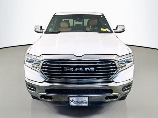 Ivory White Tri-Coat Pearlcoat 2024 RAM 1500 Longhorn