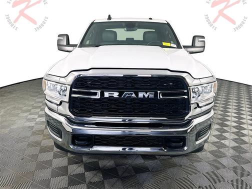 2024 RAM 3500 Tradesman Crew Cab 4x4 8' Box