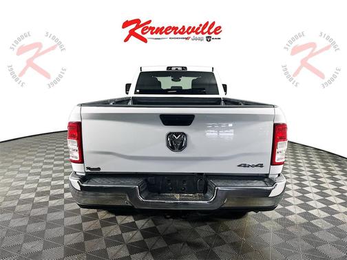 2024 RAM 3500 Tradesman Crew Cab 4x4 8' Box