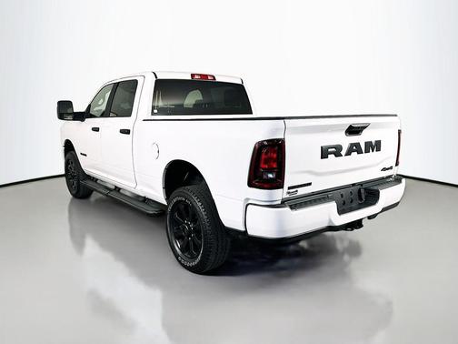 Bright White Clearcoat 2025 RAM 2500 Big Horn Crew Cab 4x4 6'4' Box