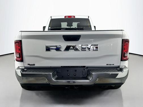 2026 RAM 3500 Tradesman Crew Cab 4x2 8' Box