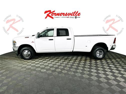 2026 RAM 3500 Tradesman Crew Cab 4x2 8' Box