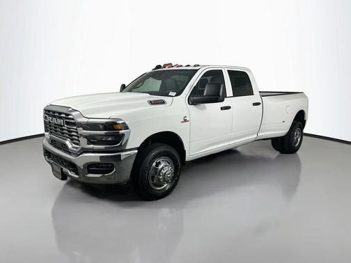 2026 RAM 3500 Tradesman Crew Cab 4x2 8' Box