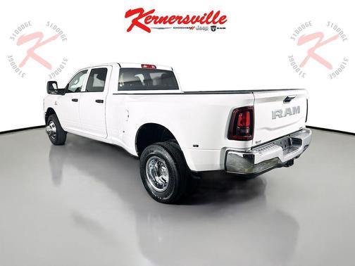 2026 RAM 3500 Tradesman Crew Cab 4x2 8' Box