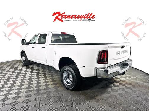 2026 RAM 3500 Tradesman Crew Cab 4x2 8' Box
