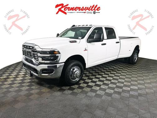 2026 RAM 3500 Tradesman Crew Cab 4x2 8' Box