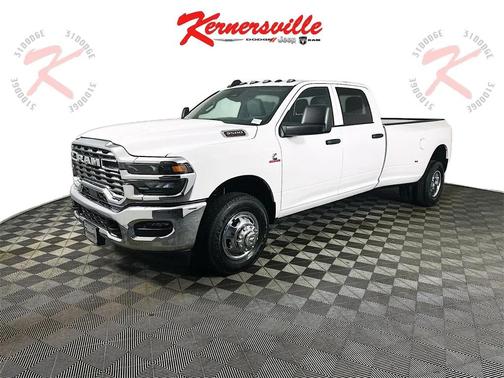 2026 RAM 3500 Tradesman Crew Cab 4x2 8' Box