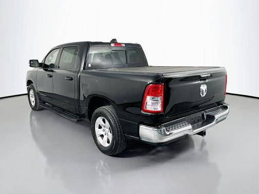 Diamond Black Crystal Pearlcoat 2021 RAM 1500 Big Horn/Lone Star