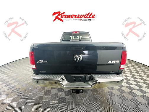 2017 RAM 2500 Big Horn Crew Cab 4x4 8' Box