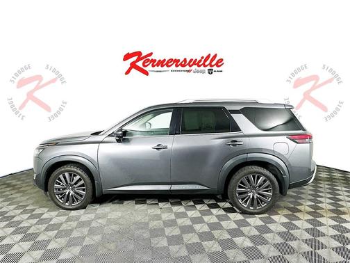 2023 Nissan Pathfinder SL 4WD