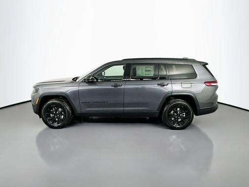Baltic Gray Metallic Clearcoat 2026 Jeep Grand Cherokee L Altitude