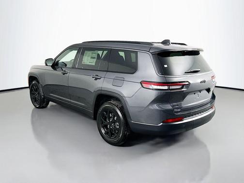 Baltic Gray Metallic Clearcoat 2026 Jeep Grand Cherokee L Altitude