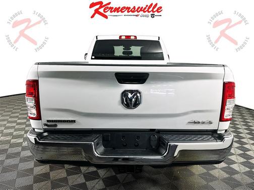 2022 RAM 3500 Big Horn Crew Cab 4x4 8' Box