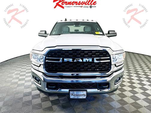 2022 RAM 3500 Big Horn Crew Cab 4x4 8' Box