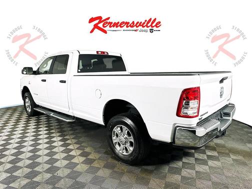 2022 RAM 3500 Big Horn Crew Cab 4x4 8' Box