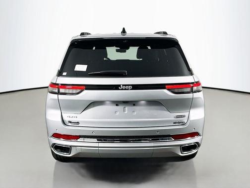 Silver Zynith 2025 Jeep Grand Cherokee Overland