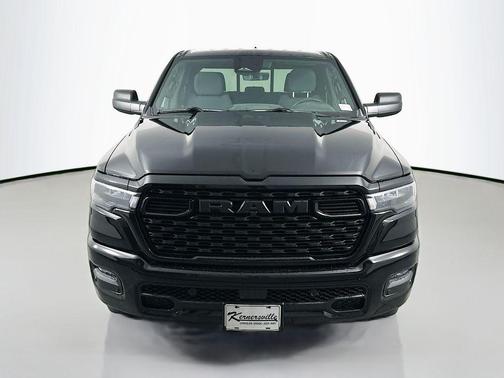 Diamond Black Crystal Pearlcoat 2026 RAM 1500 Express