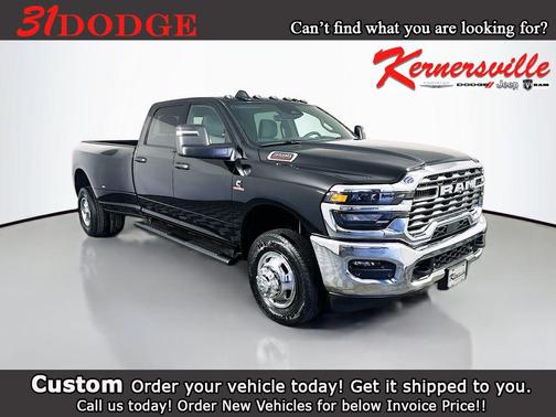 Diamond Black Crystal Pearlcoat 2026 RAM 3500 Tradesman Crew Cab 4x4 8' Box