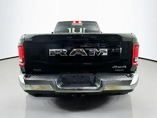 2026 RAM 3500 Tradesman Crew Cab 4x4 8' Box