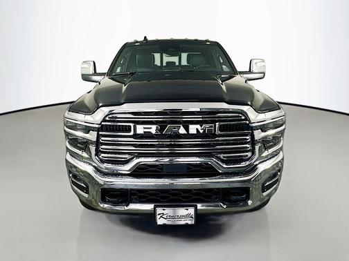Diamond Black Crystal Pearlcoat 2025 RAM 3500 Laramie Crew Cab 4x4 8' Box