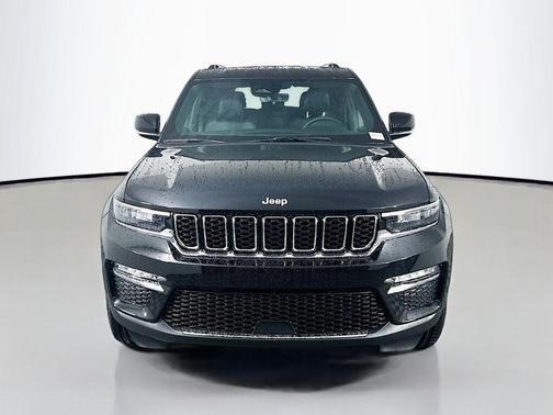 Diamond Black Crystal Pearlcoat 2025 Jeep Grand Cherokee Limited