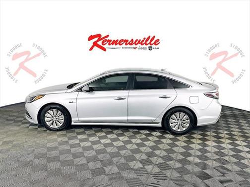 2017 Hyundai SONATA Hybrid SE