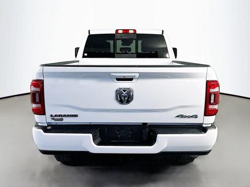 Bright White Clearcoat 2024 RAM 2500 Laramie Crew Cab 4x4 6'4' Box