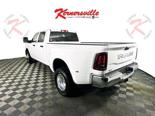 2025 RAM 3500 Tradesman Crew Cab 4x2 8' Box