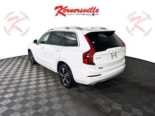 2016 Volvo XC90 T5 Momentum
