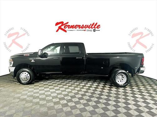 2025 RAM 3500 Tradesman Crew Cab 4x4 8' Box