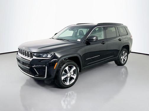 Diamond Black Crystal Pearlcoat 2026 Jeep Grand Cherokee L Limited