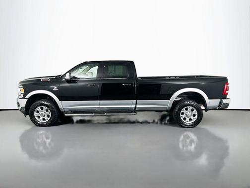 2022 RAM 2500 Laramie Crew Cab 4x4 8' Box