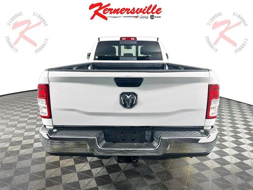 2022 RAM 2500 Tradesman Crew Cab 4x2 8' Box
