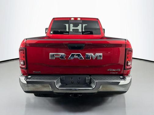 2026 RAM 3500 Tradesman Crew Cab 4x4 6'4' Box