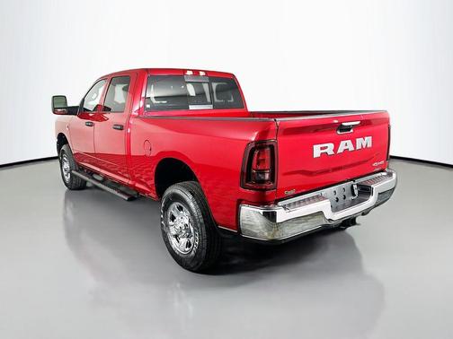 2026 RAM 3500 Tradesman Crew Cab 4x4 6'4' Box