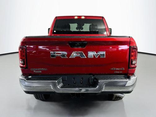 Molten Red Pearlcoat 2026 RAM 2500 Big Horn Crew Cab 4x4 6'4' Box