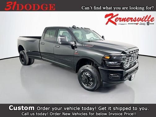 Diamond Black Crystal Pearlcoat 2026 RAM 3500 Big Horn Crew Cab 4x4 8' Box