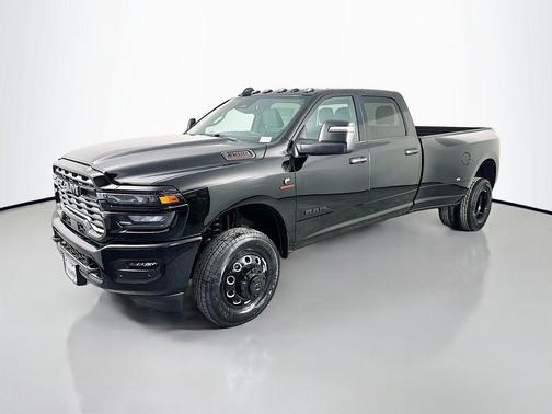 Diamond Black Crystal Pearlcoat 2026 RAM 3500 Big Horn Crew Cab 4x4 8' Box