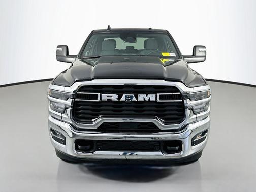 Diamond Black Crystal Pearlcoat 2026 RAM 2500 Big Horn Crew Cab 4x4 6'4' Box