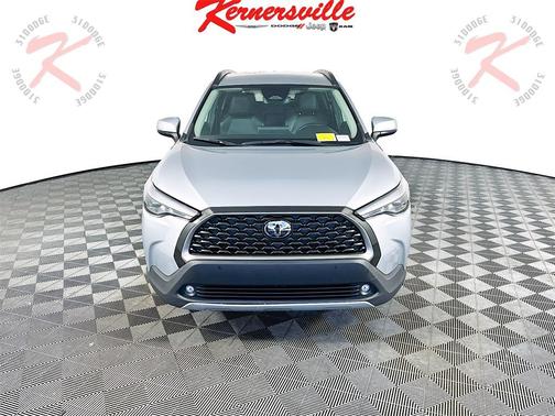2024 Toyota Corolla Cross XLE