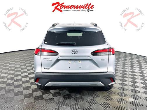 2024 Toyota Corolla Cross XLE