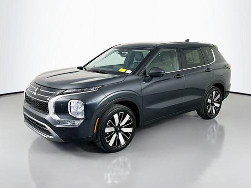 Gray 2025 Mitsubishi Outlander SE 2.5 S-AWC