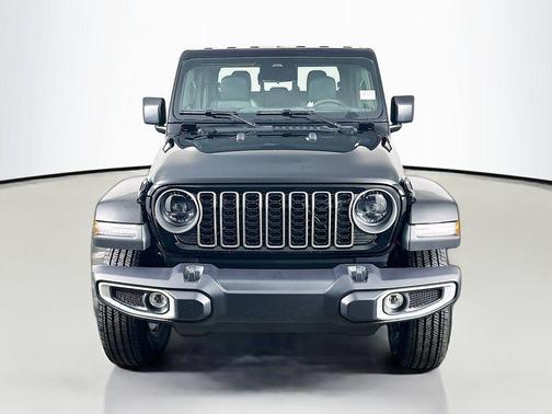 2026 Jeep Gladiator Sahara 4x4