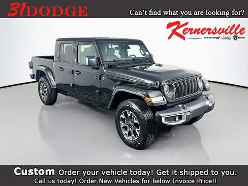 Black Clearcoat 2026 Jeep Gladiator Sahara 4x4