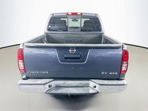 Gun Metallic 2021 Nissan Frontier SV