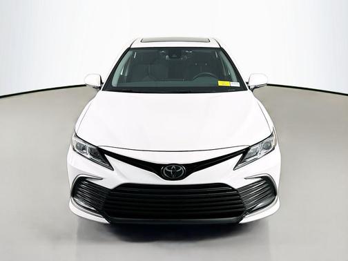 Ice Cap 2024 Toyota Camry LE