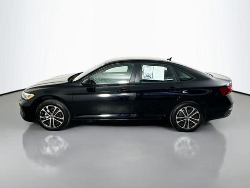 Deep Black 2023 Volkswagen Jetta 1.5T Sport